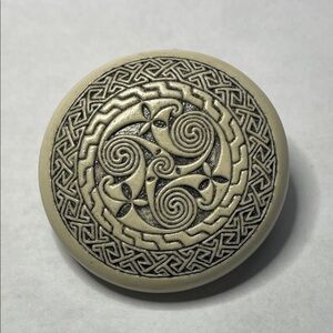 Celtic Design Round Ceramic Brooch or Pendant